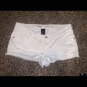 Distressed low rise shorts